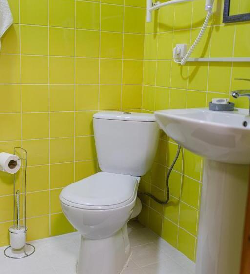 חדר סופריור לארבעה, Kolyba Opryshkiv