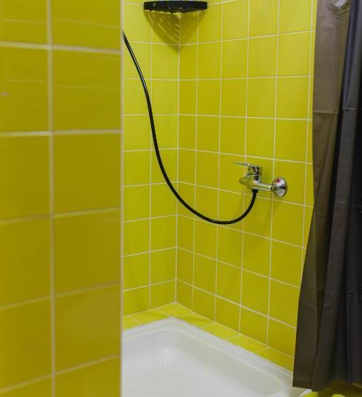 חדר סופריור לארבעה, Kolyba Opryshkiv