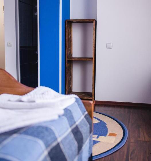 חדר לארבעה סטנדרטי עם מרפסת, Kolyba Opryshkiv