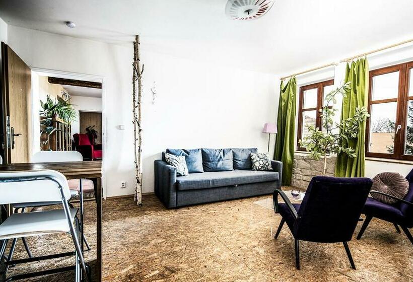 Люкс Кровать Кинг, Statek Luníkov