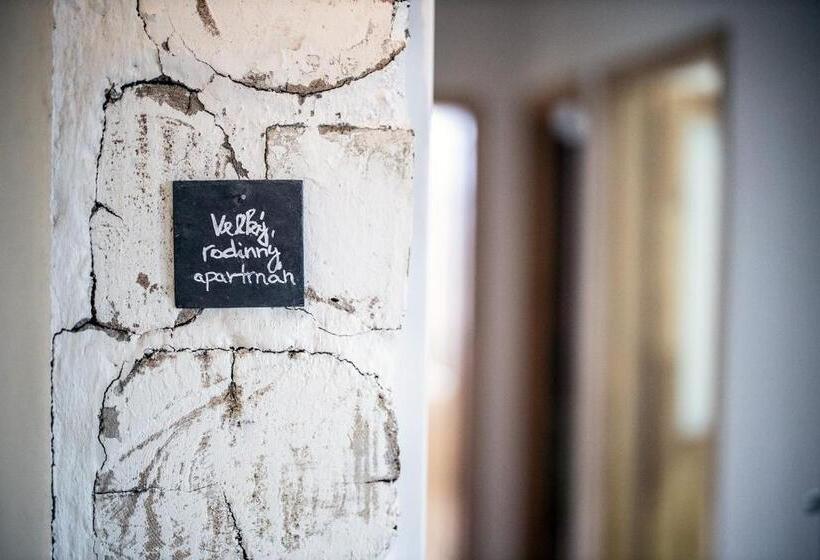 Люкс 2 Спальни, Statek Luníkov