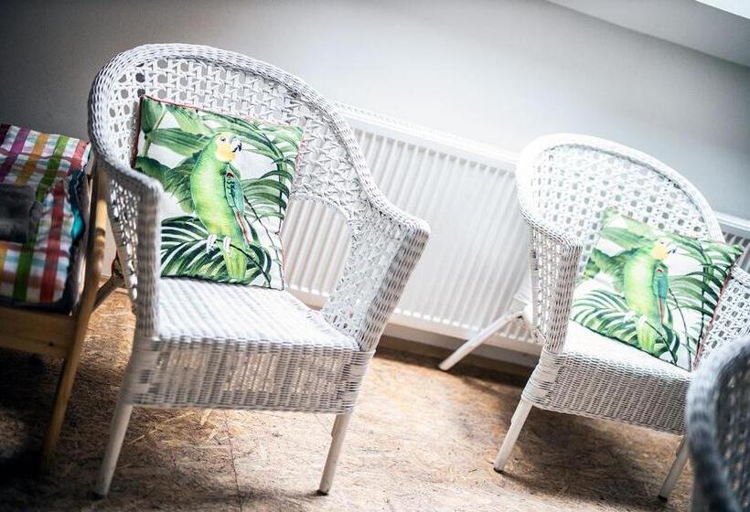 Апартаменты 1 Спальня, Statek Luníkov