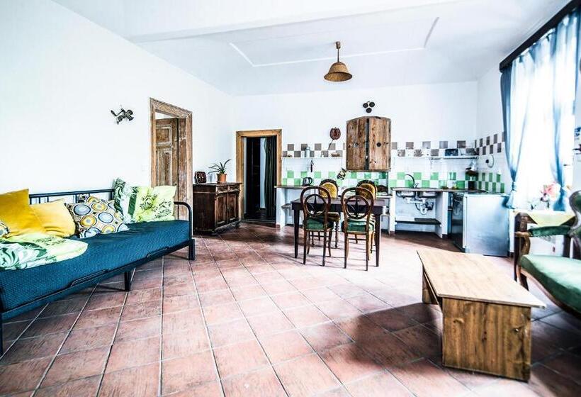 Апартаменты 1 Спальня, Statek Luníkov