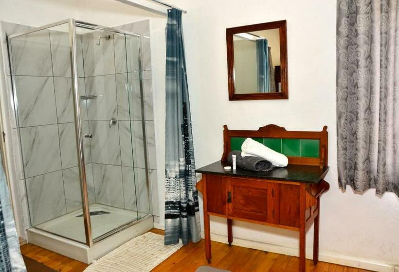 スタンダードスタジオ, Altenburgh Accommodation   Apartments