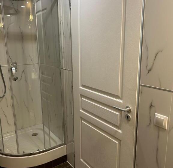 Номер Economy, Casa Avram