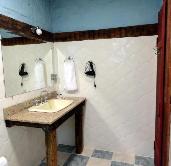 חדר משפחתי, Hospedaria Rio Do Vento