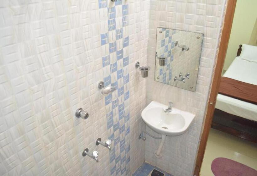 带2个卧室的套房, Jp Nivaas Guest House