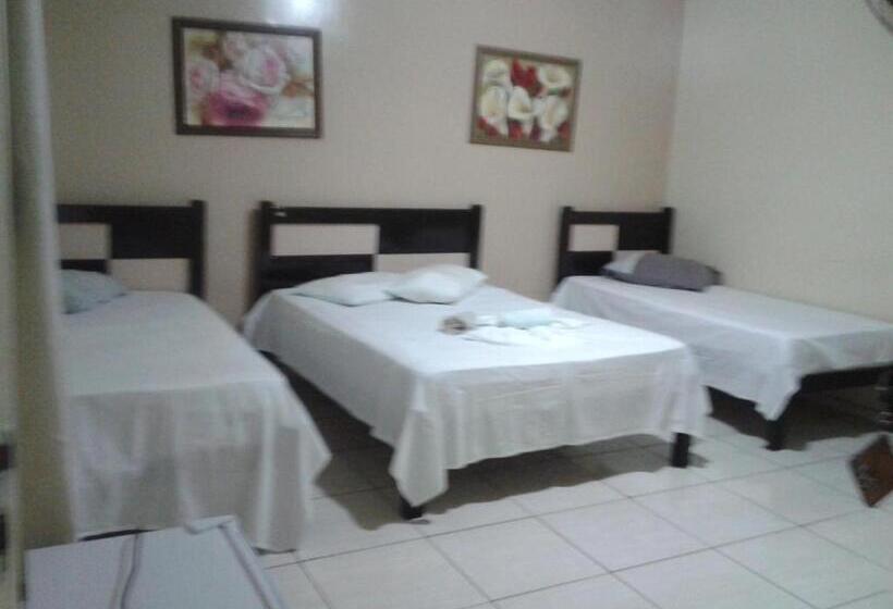 غرفة قياسية رباعية, Pousada Central