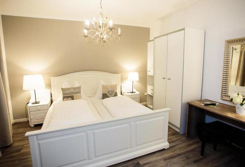 Номер Стандарт Трехместный, Märchenwald Steiermark Gasthof Sonnenhof