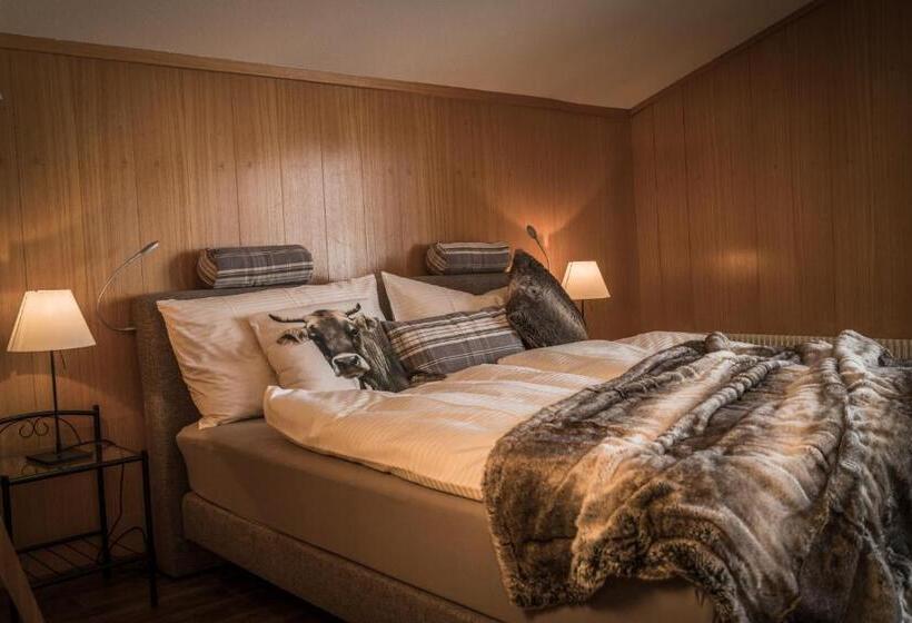 חדר משפחתי, Restaurant Burgseeli