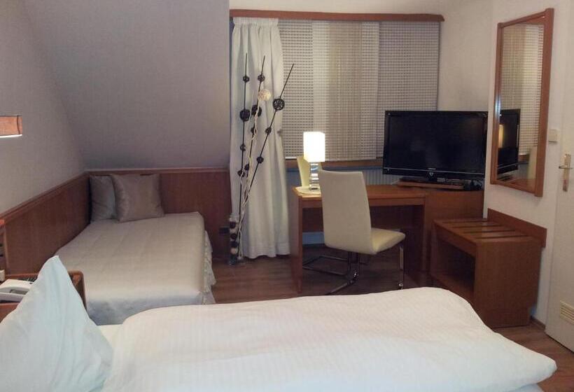 חדר סטנדרט לשלושה, Restaurant Fischerwirt