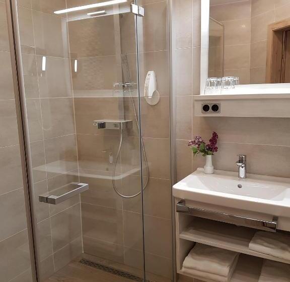 חדר סטנדרט לשלושה, Restaurant Fischerwirt