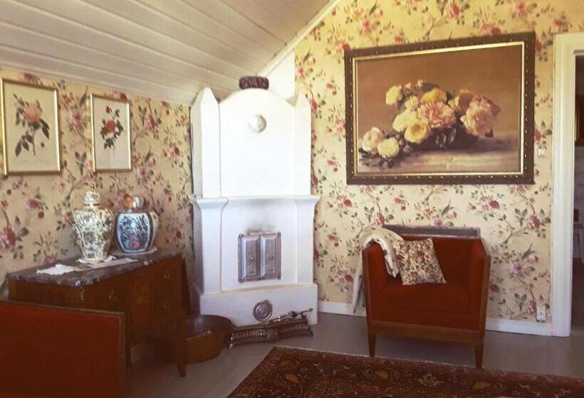 Suite with lake view, Töyrylä Manor