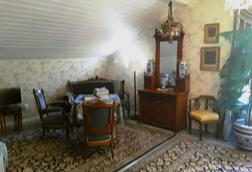 套房, Töyrylä Manor