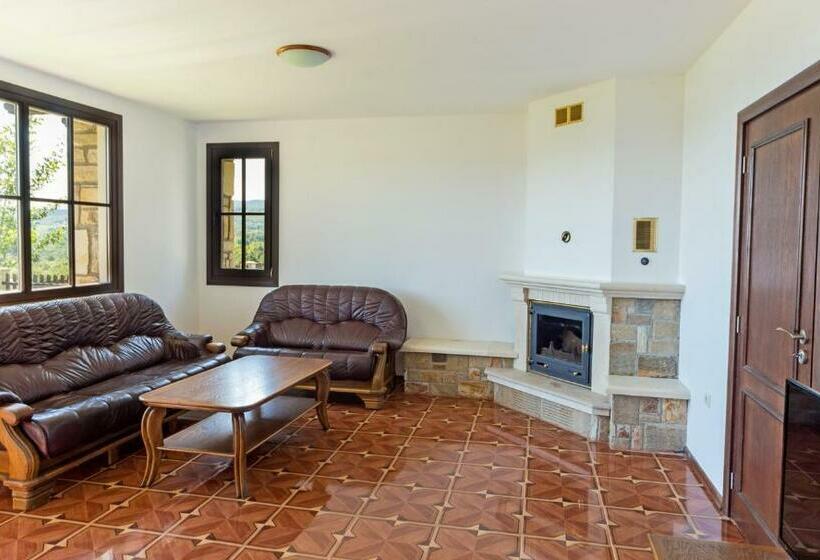 3间卧室的房子, Complex Rayuvski Han