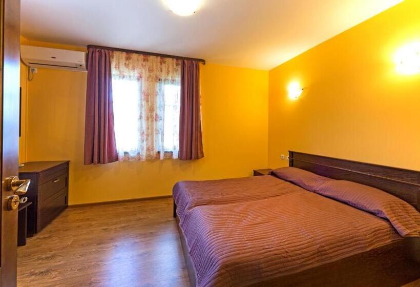 带观景的标准工作室, Complex Rayuvski Han