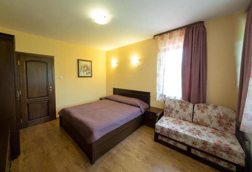 标准间带山景, Complex Rayuvski Han