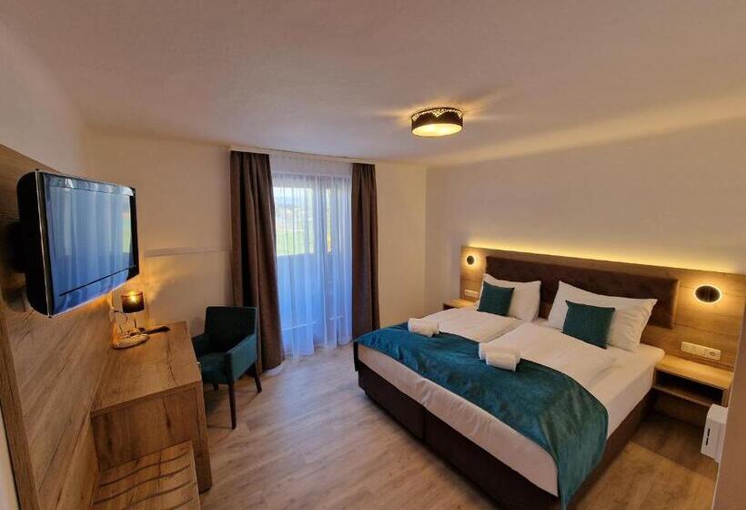 バルコニー付きスタンダードトリプルルーム, Das Alpensee