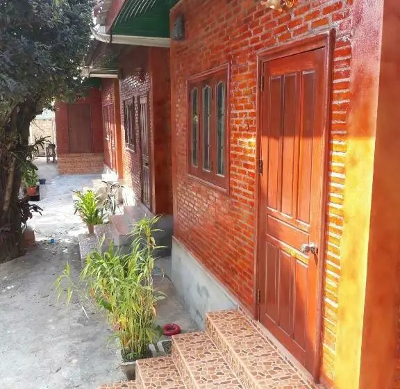 بانگلوی استاندارد, Kongkeo Guesthouse