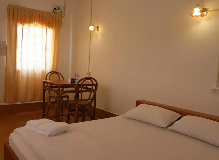 بانگلوی استاندارد, Kongkeo Guesthouse