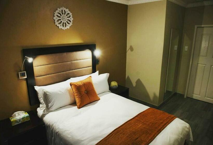 Номер Стандарт, Q's Boutique Stay