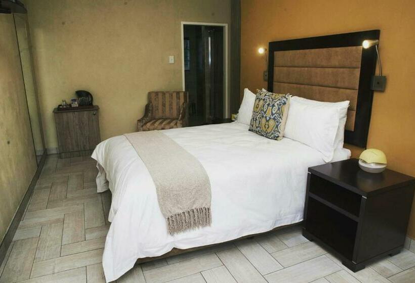 Номер Стандарт, Q's Boutique Stay