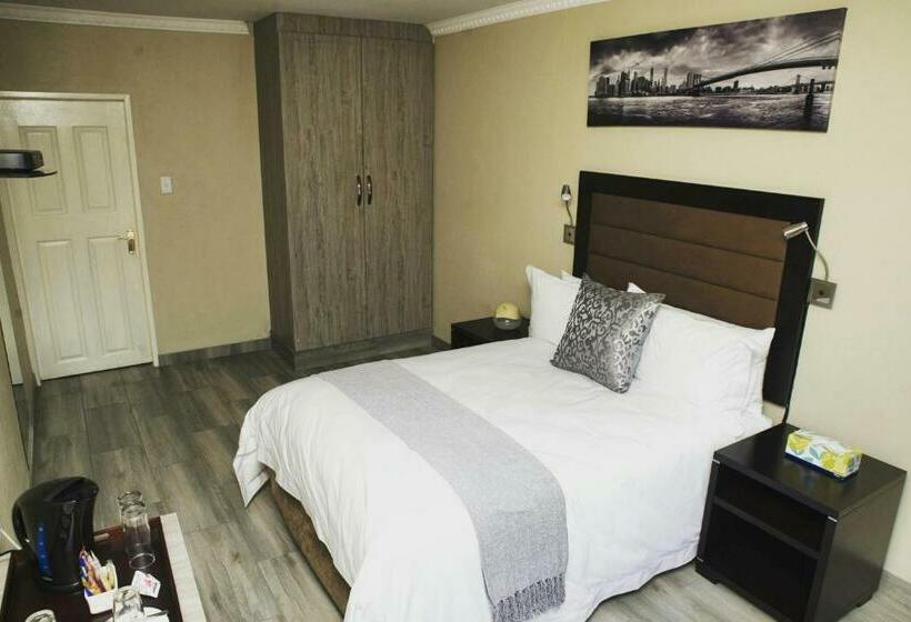 Номер Стандарт, Q's Boutique Stay