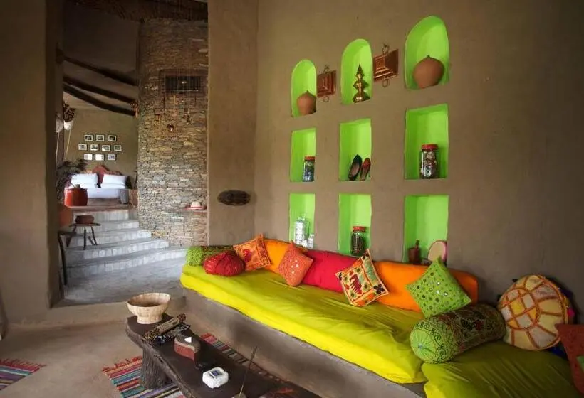 デラックスキャビン, Brij Lakshman Sagar, Pali