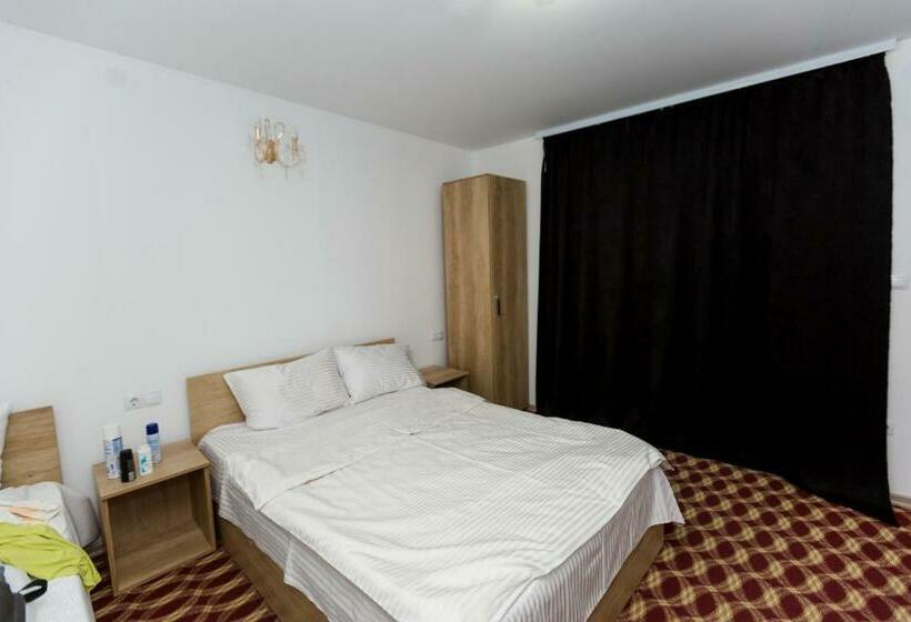 غرفة قياسية ثلاثية, Juliana Platinum Brad