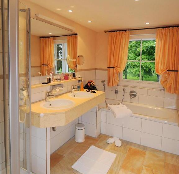 סוויטת ג'וניור, Schwarzwaldhotel Oberwiesenhof