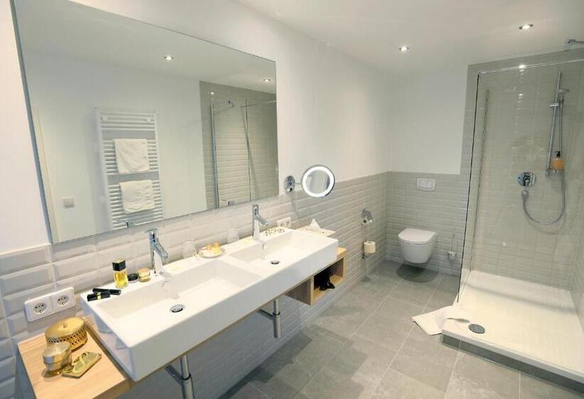 סוויטת ג'וניור, Schwarzwaldhotel Oberwiesenhof