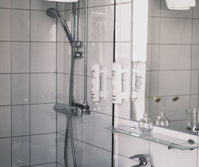 Семейный Номер, Skärgårdshotellet Hönö