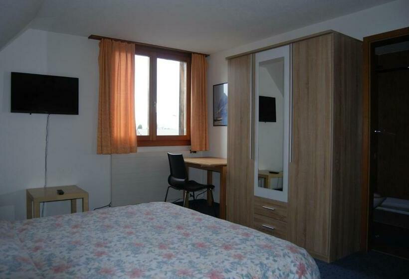 스탠다드 룸, Restaurant Pizzeria Rotes Haus