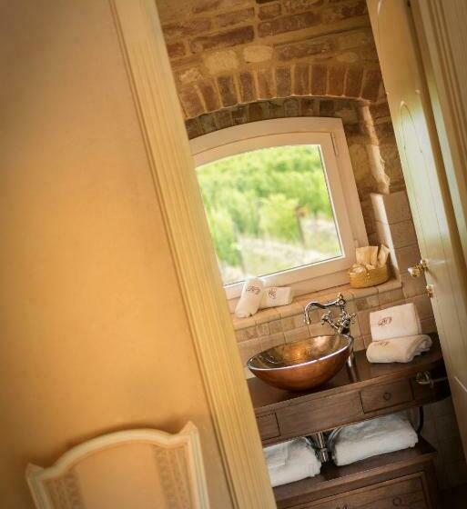 جناح جونيور, Tenuta Montemagno Relais & Wines