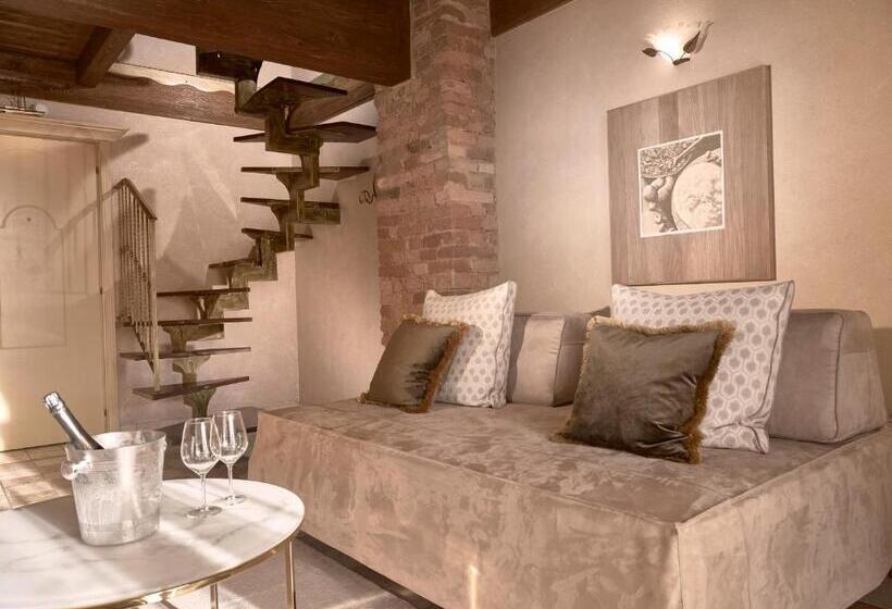 جناح جونيور, Tenuta Montemagno Relais & Wines