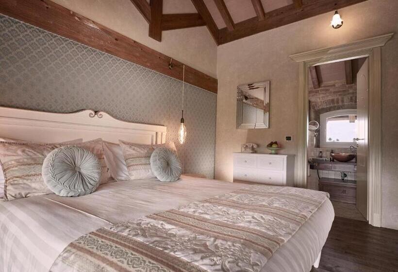 Полулюкс, Tenuta Montemagno Relais & Wines