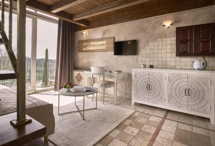 Полулюкс, Tenuta Montemagno Relais & Wines