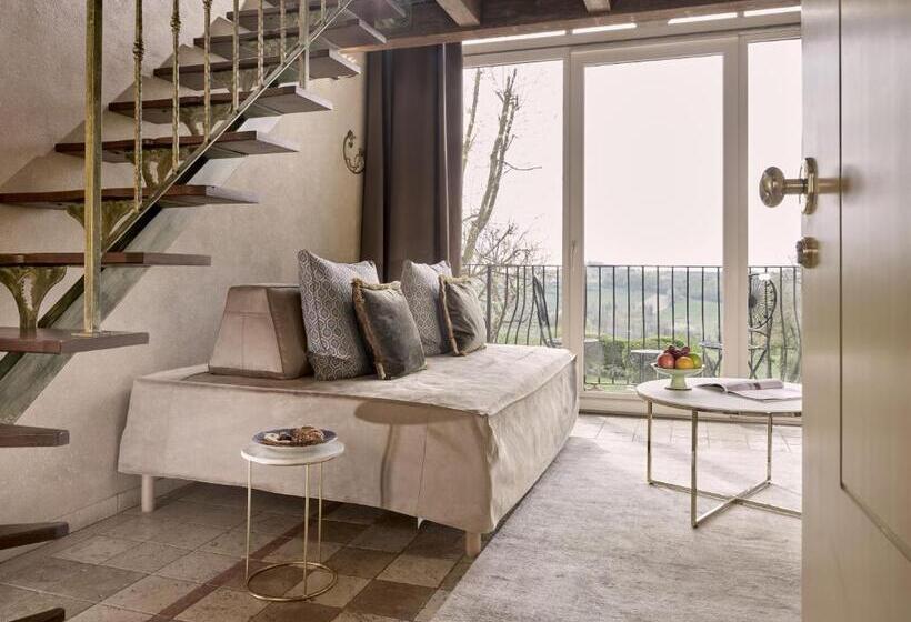 جناح جونيور, Tenuta Montemagno Relais & Wines