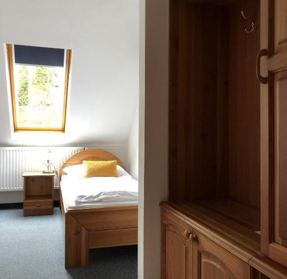 غرفة قياسية, Margaréta Panzió