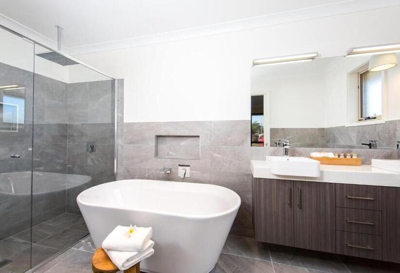 Апартаменты 2 Спальни, Howlong Golf Resort