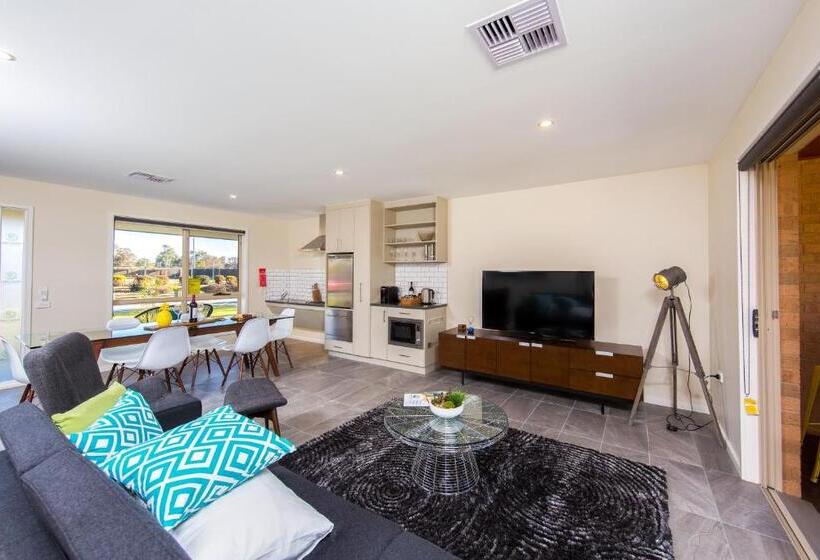 Апартаменты 2 Спальни, Howlong Golf Resort