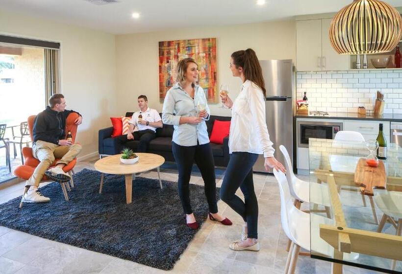 Апартаменты 2 Спальни, Howlong Golf Resort