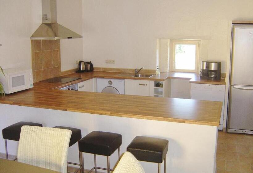 キャビン, Domaine Du Champ De L Hoste