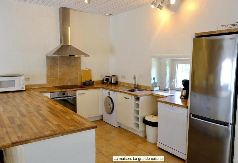 キャビン, Domaine Du Champ De L Hoste