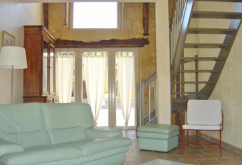 キャビン, Domaine Du Champ De L Hoste