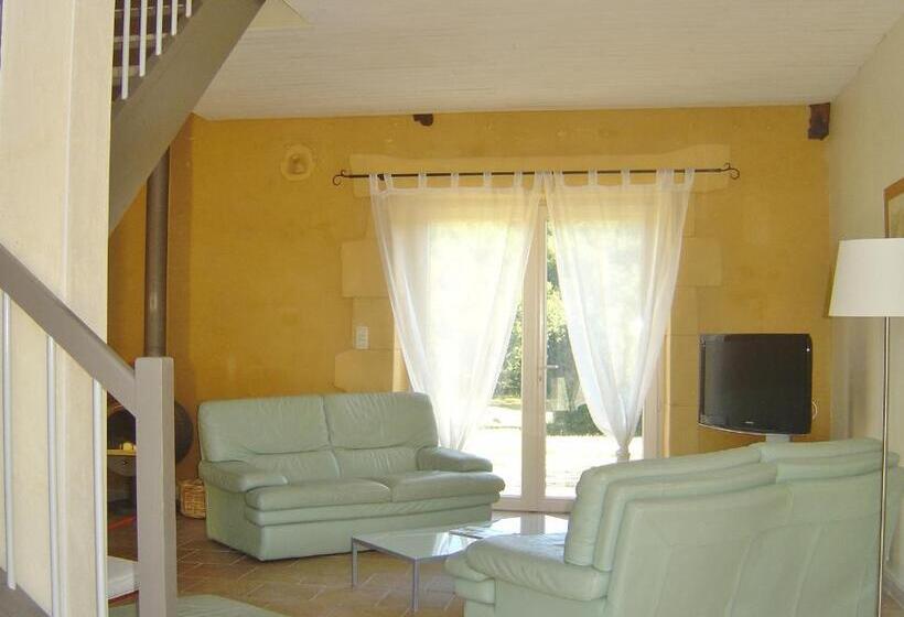 Хижина, Domaine Du Champ De L Hoste