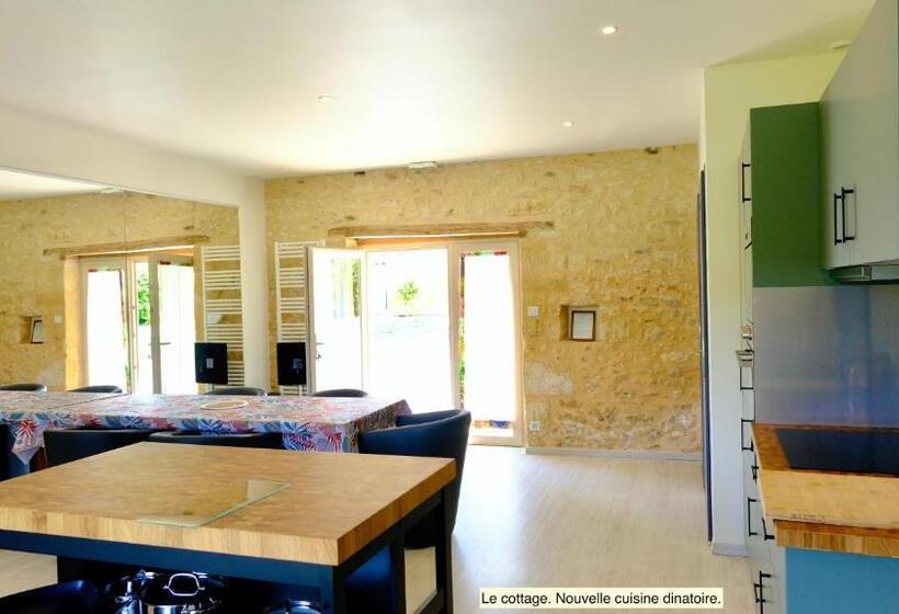 スタンダードインサイドビュールーム, Domaine Du Champ De L Hoste