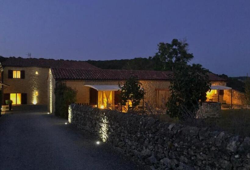 スタンダードインサイドビュールーム, Domaine Du Champ De L Hoste