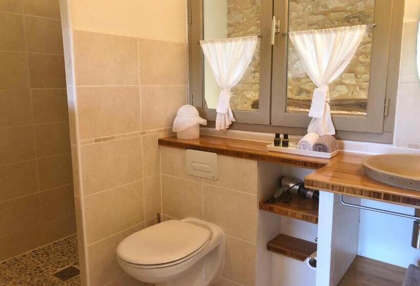 キャビン, Domaine Du Champ De L Hoste