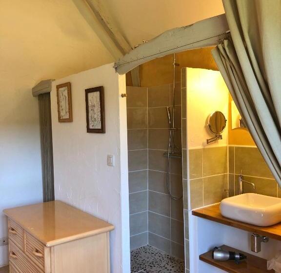 キャビン, Domaine Du Champ De L Hoste